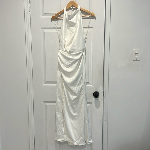 Milla halter dress - Picture 3 of 4